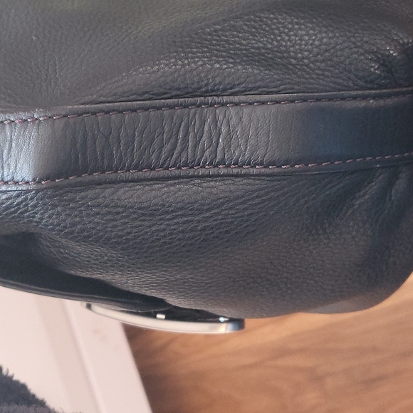 Colehaan  hobo shoulder bag. - Picture 5 of 11